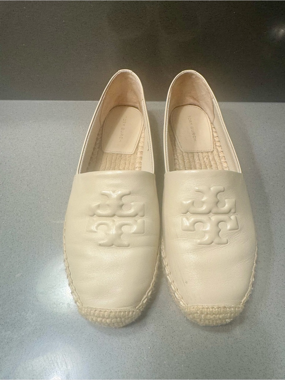 Tory Burch Leather Everly Espadrille in Ivory/Cream Color size 6 in VGUC
